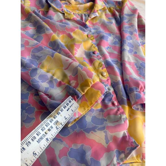 Vintage Floral Blouse -Made In The USA - Picture 4 of 13